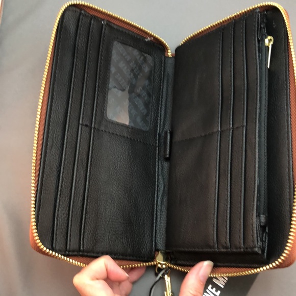 Steve Madden Bzippy wristlet cognac crosshatch - Picture 7 of 11